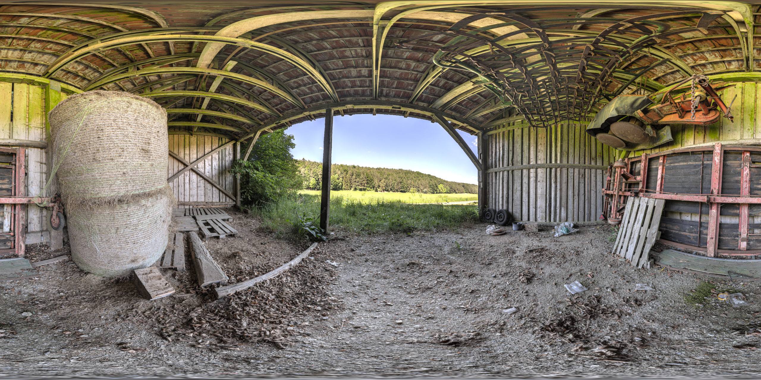 HDRI-Skies-Old-Barn-Strüthof